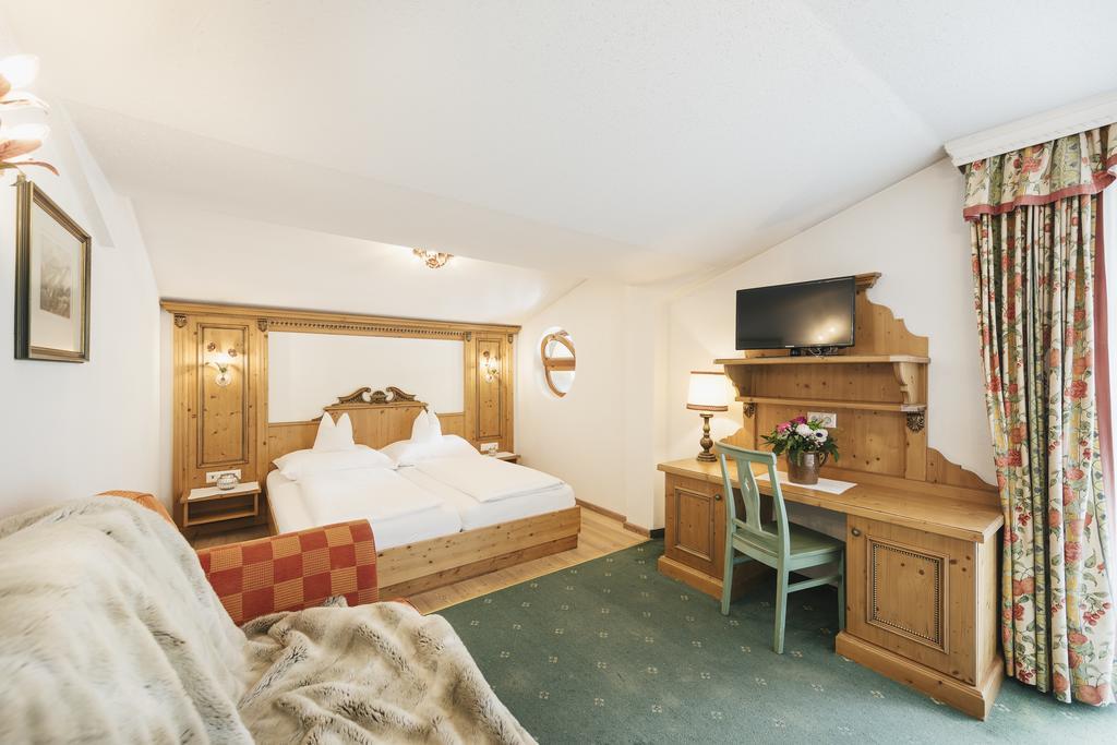 Hotel Hoferwirt Neustift im Stubaital Eksteriør billede