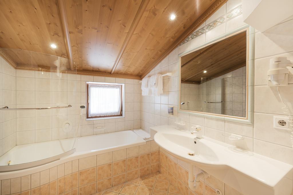 Hotel Hoferwirt Neustift im Stubaital Eksteriør billede