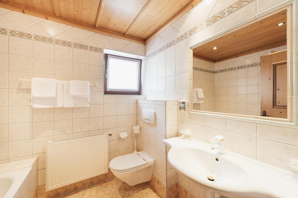 Hotel Hoferwirt Neustift im Stubaital Eksteriør billede